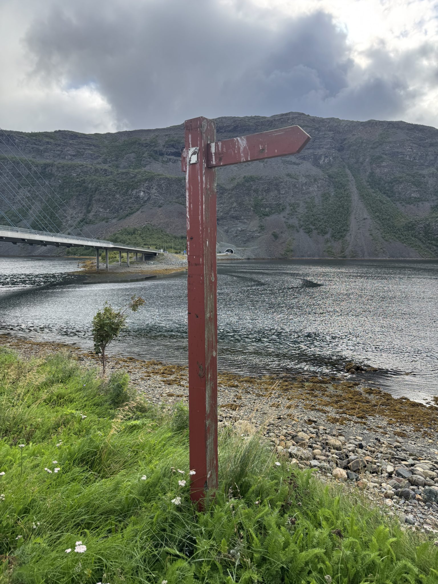 Follow these red posts to stay on the cultural trail. Photo: Visit Alta