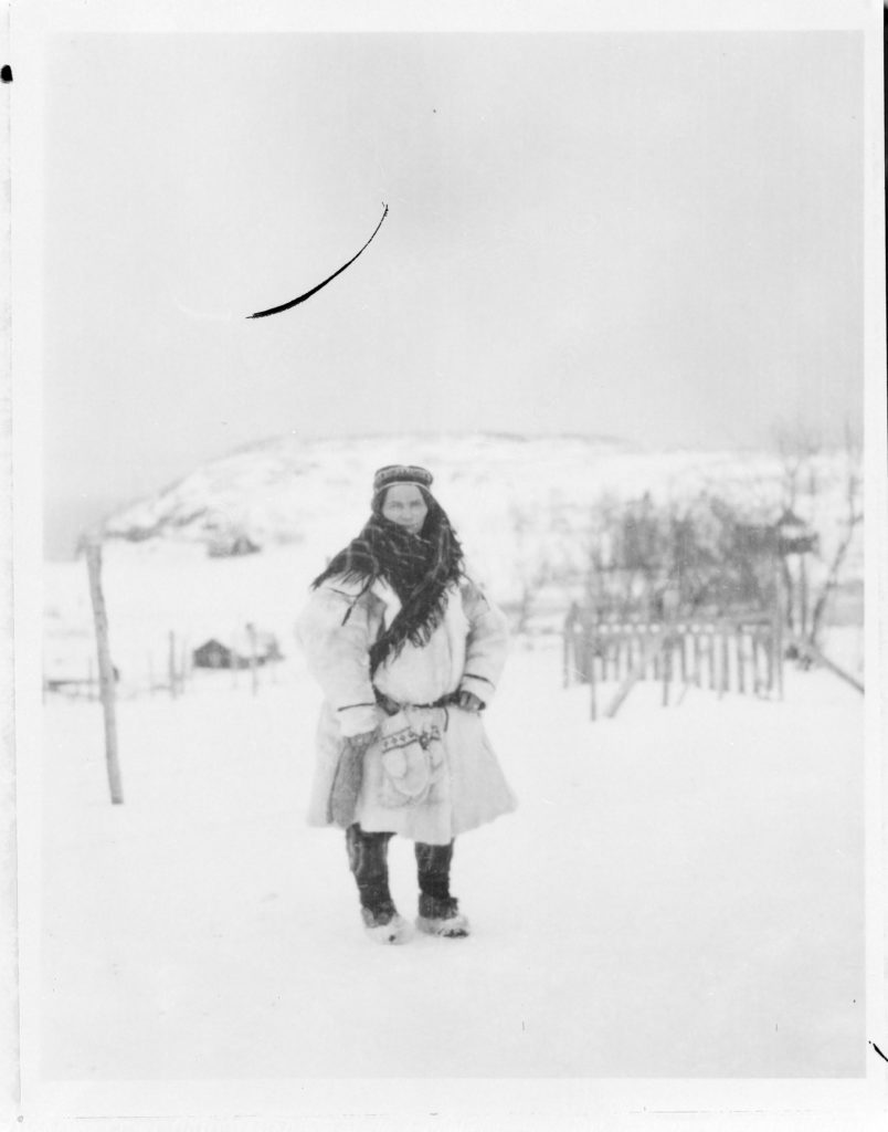 samisk kvinne - ukjent fotograf - copyright Verdensarvsenter for bergkunst -Alta Musuem