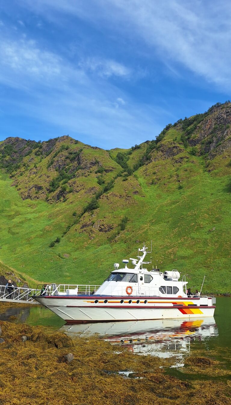 Båttur til Seiland nasjonalpark